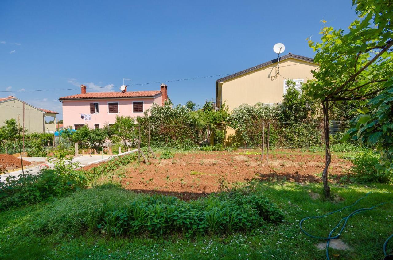 Apartments Milan Poreč Exterior foto